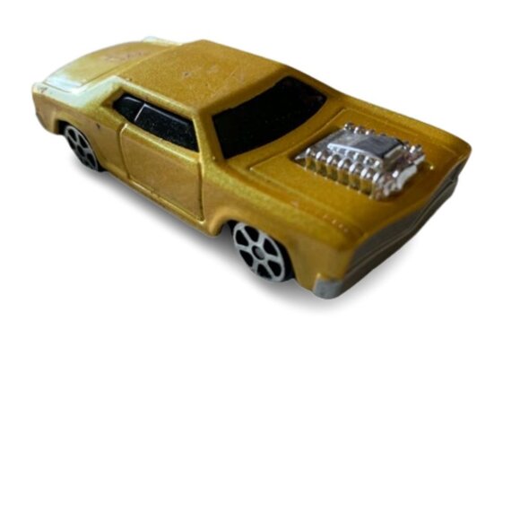 Maisto Fresh Metal 1:64 Rosewood Muscle Car Yellow 2017 - Picture 1 of 8